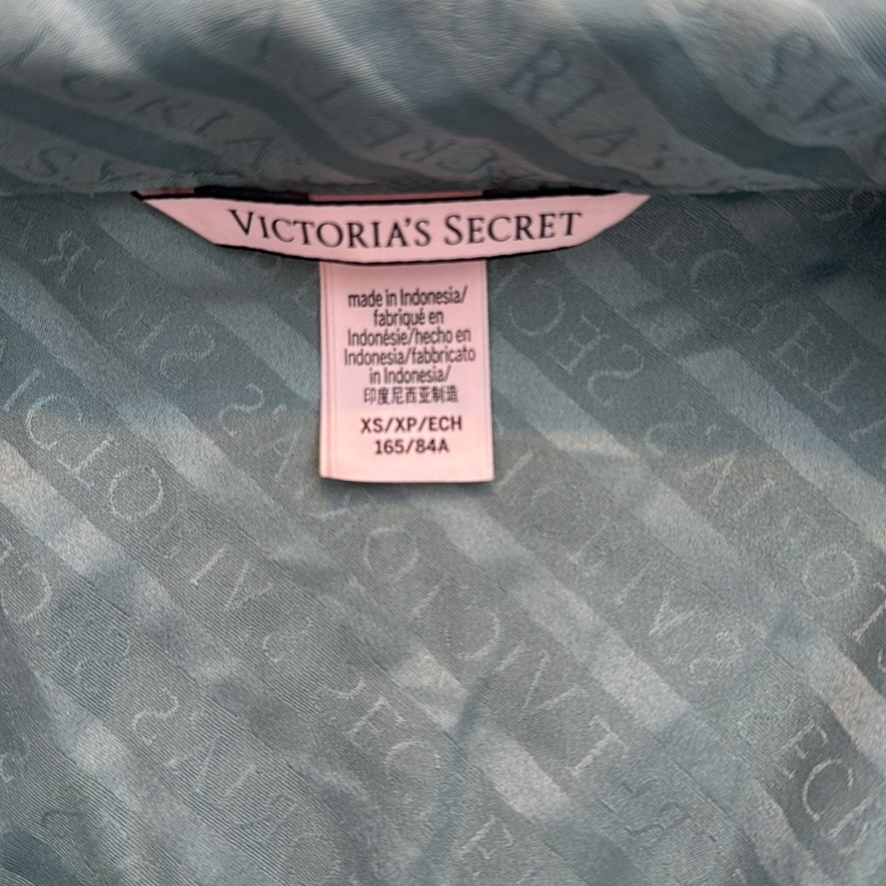 Victorias Secret Satin Short Pajamas - Picture 2 of 3